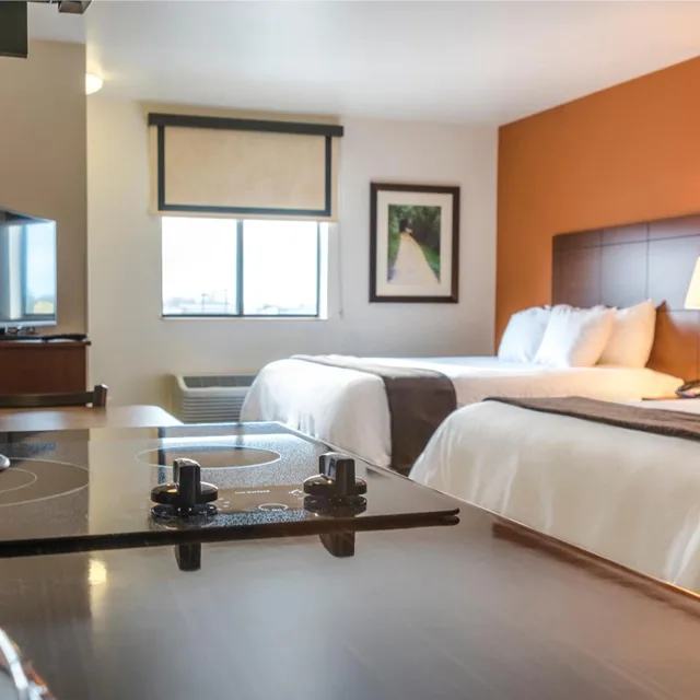 غرفة قياسية بسريرين كوين، My Place Hotel Bismarck Nd 5/10