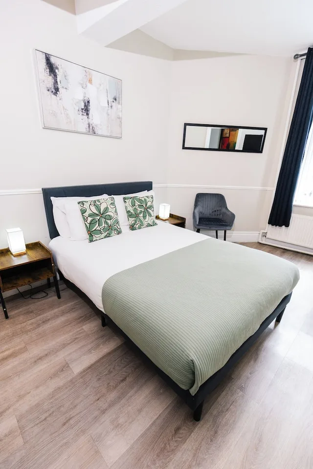 غرفة عائلية بسرير مزدوج وسريرين منفصلين، The Mitre Hotel 1/10