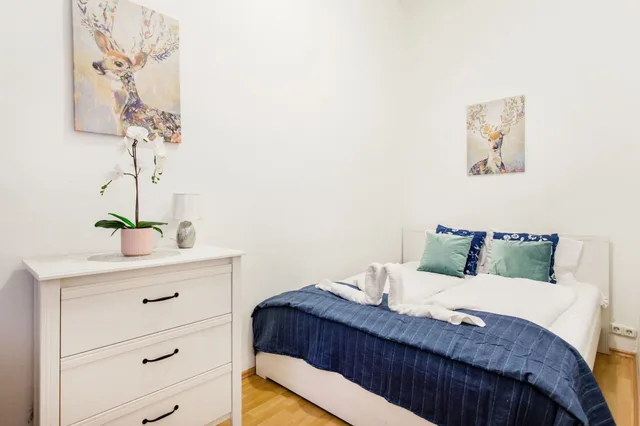 2 Bedrooms, Apartment, Futon Bed, King Bed, 2 Queen Beds, Sofa, Grand Budapest Penthouse 3/5