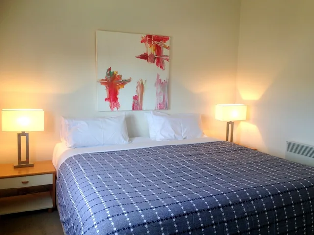 1 Bedroom, Deluxe, Apartment, King Bed, PORTSEA VILLAGE RESORT 1/2