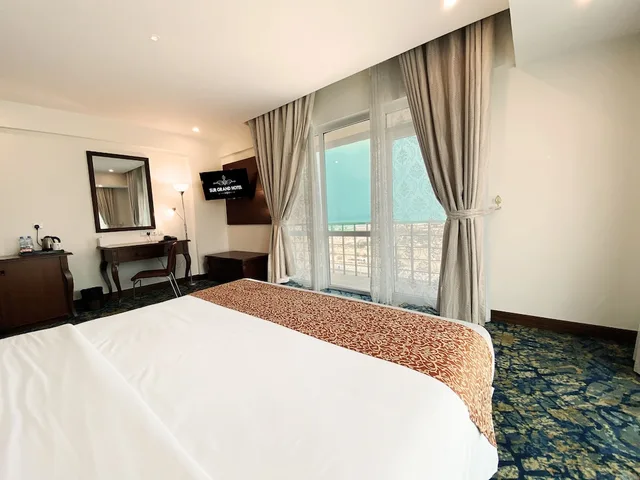 غرفة تنفيذية بإطلالة على البحر بشرفة، Sur Grand Hotel 1/7