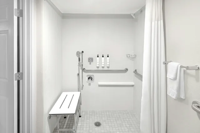 غرفة، Fairfield Inn Suites San Francisco San Carlos 6/6