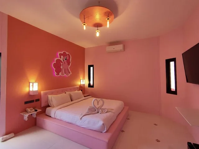 جناح شهر العسل بسرير كينج، Bed Villa Resort Chaing Rai 1/3