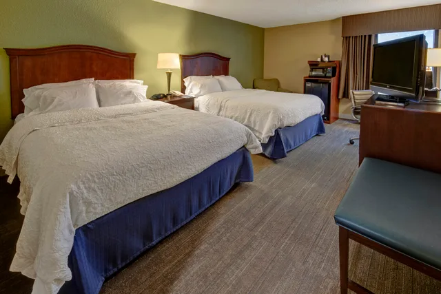 غرفة بسريرين كوين، Hampton Inn Raleigh/Cary 2/5