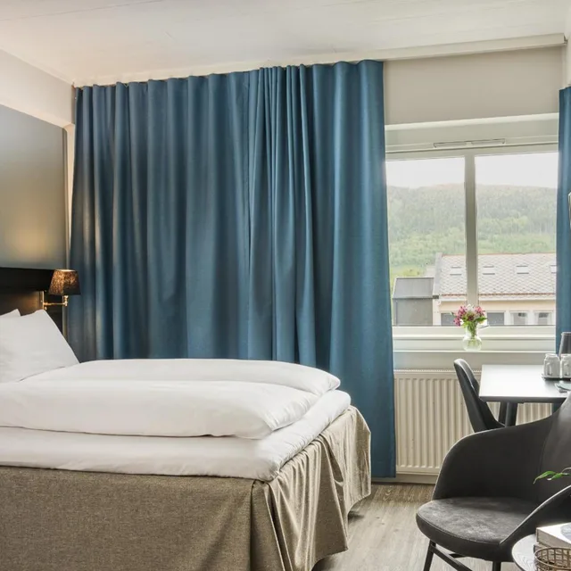 غرفة قياسية بسرير مزدوج، Fru Haugans Hotel 6/9