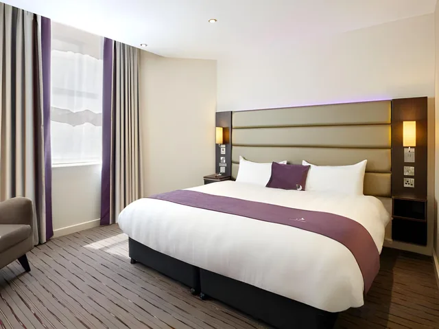 Universal, Accessible، Premier Inn London Wandsworth 1/2