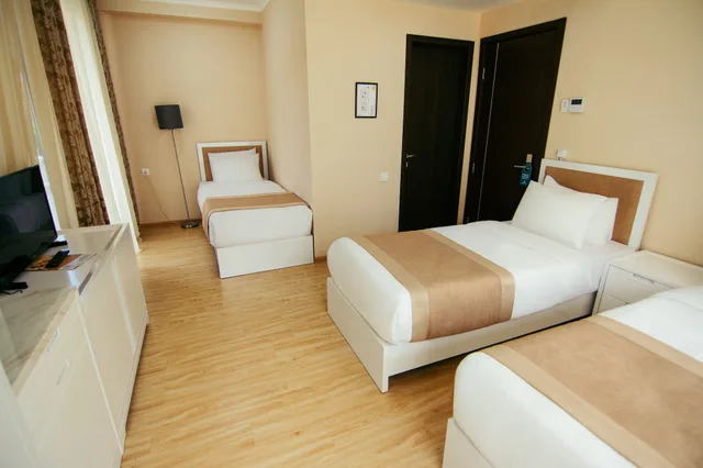 غرفة قياسية ثلاثية بثلاثة أسرّة، Lisi Hills Hotel 1/4