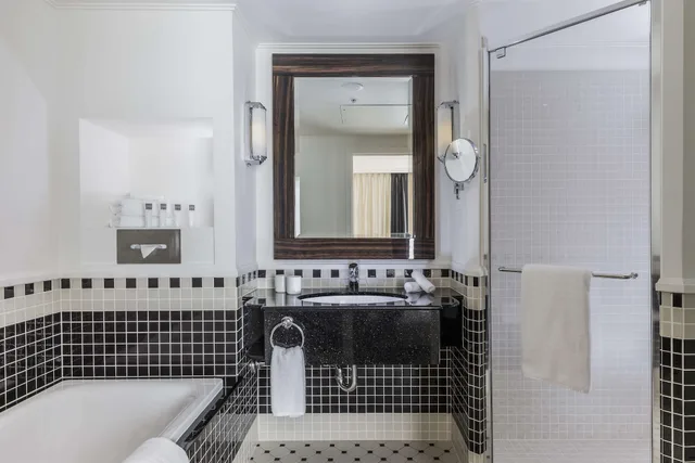 غرفة بريميير بسريرين مزدوجين، Swissotel Sydney 6/7