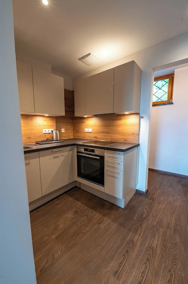 جناح ديلوكس بسريرين مزدوجين بشرفة، Hotel Pension Haus Arenberg 10/10