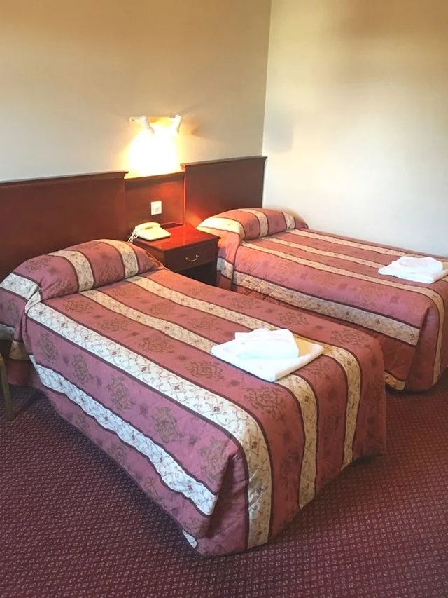 غرفة ثلاثية بثلاثة أسرّة، Ben Nevis Hotel And Leisure Club 1/7