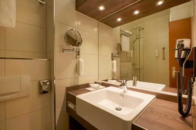 غرفة سوبيريور بسرير كينج، H Hotel Nuremberg Ex Ramada Landhotel 4/7