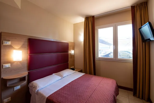 Economy, Double Bed, Ground Floor, Separate Building، HOTEL MONDIAL 1/8