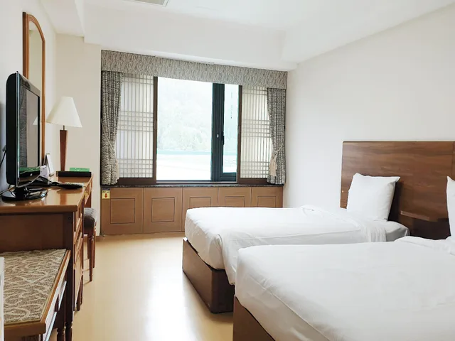 Ondol, 1 Double and 1 Single Bed, Mountain View، The K Hotel Gyeongju 1/3