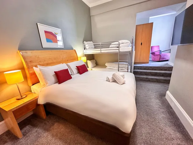 غرفة عائلية بسرير مزدوج، Esplanade Hotel 1/6