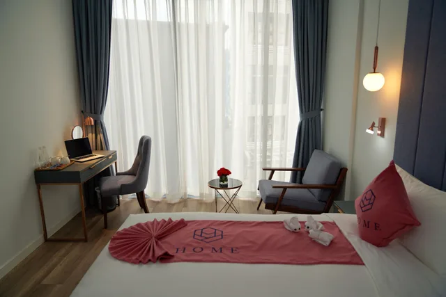غرفة ديلوكس بسرير كوين، HOME Hotel 2/2