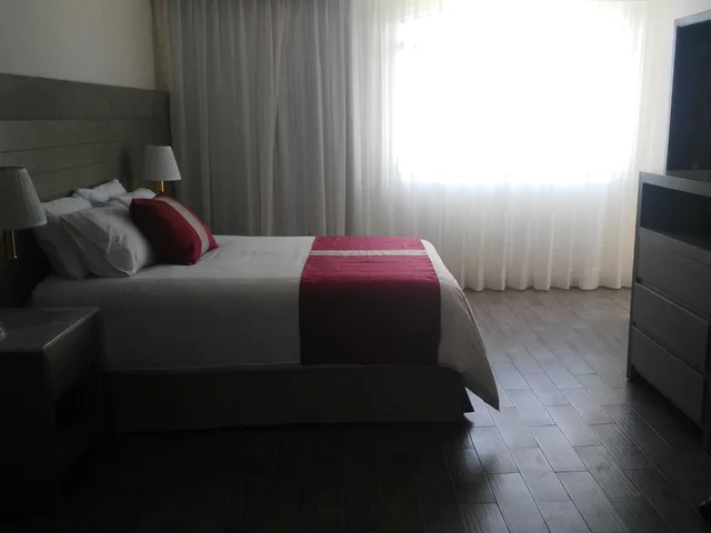 جناح رئاسي، Hotel Mansur 4/4