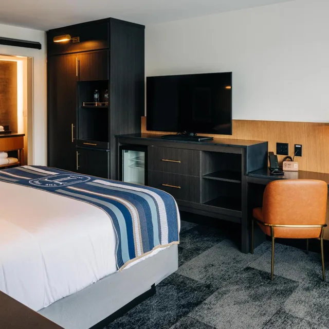 جناح، Quality Inn Bardstown 2/4