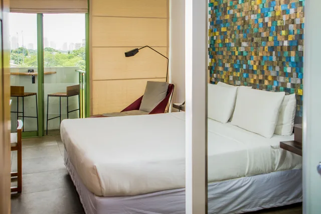 غرفة سوبيريور بسرير مزدوج بشرفة، Hotel Me Colombo 3/7