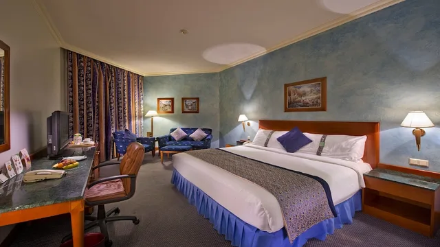 جناح بسرير كينج بغرفة نوم واحدة للمدخنين، فندق هوليداى ان الخبر(Holiday Inn Al Khobar) 1/2