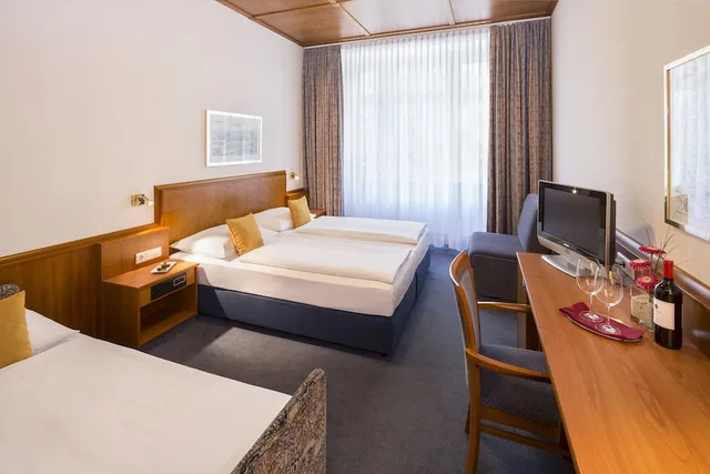 غرفة قياسية ثلاثية بثلاثة أسرّة بإطلالة على المدينة، Austria Classic Hotel Wien 6/10