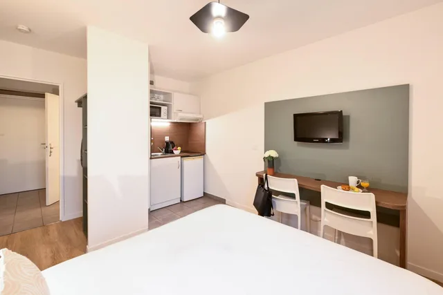 غرفة قياسية بسرير مزدوج، Comfort Aparthotel Versailles St Cyr l Ecole 1/10