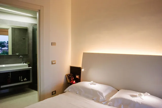 جناح، Lungotevere Suite 2/6