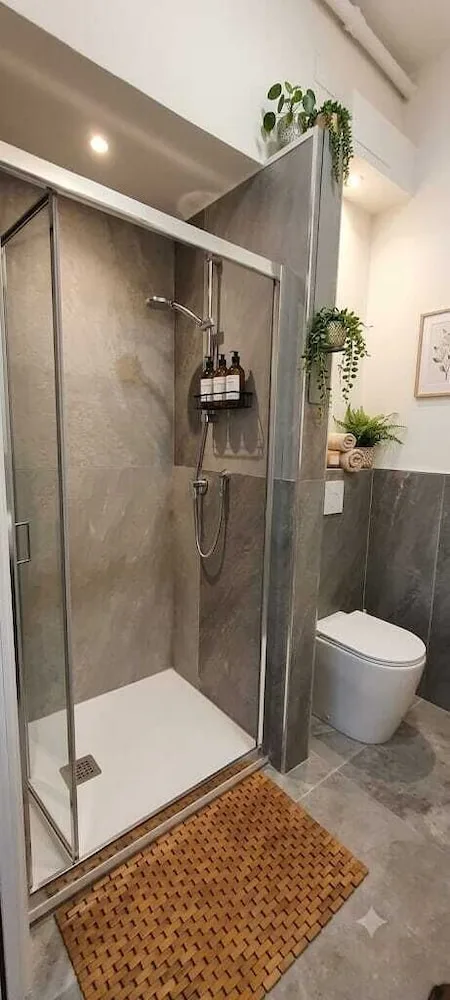 غرفة رباعية بسرير كوين وسريرين منفصلين، Hotel Avalon 4/4