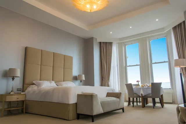 جناح جونيور بسرير كينج بإطلالة على البحر، The Chatsworth Hotel 1/2