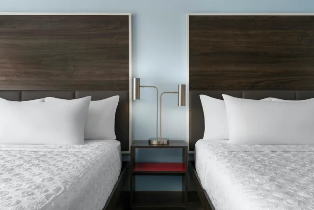 غرفة بسريرين كوين، Tru By Hilton Chicopee Springfield 4/6