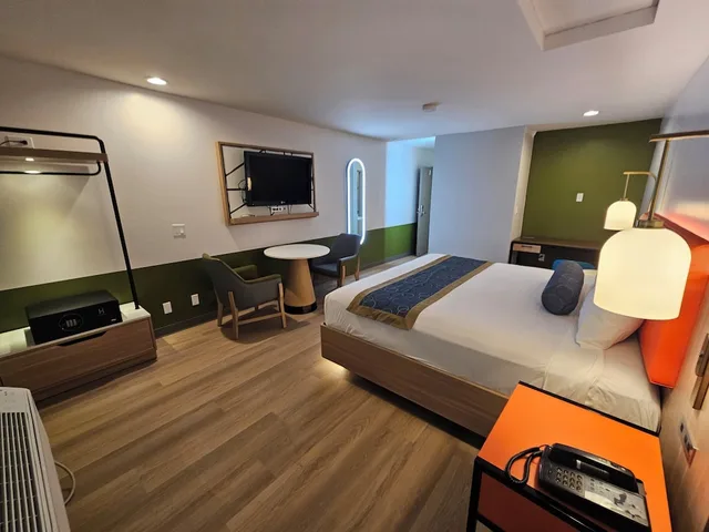 غرفة بسرير كينج، Triplodge Hotel Santa Clarita/Valencia 2/5