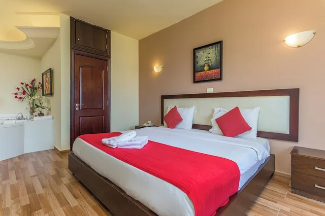 غرفة ملكية بسرير كينج، Al Murjan Palace Hotel, Jounieh 3/10