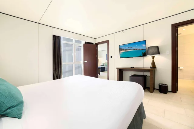 جناح بإطلالة على البحر بغرفة نوم واحدة، Sonesta Maho Beach Resort And Casino And Spa 6/10
