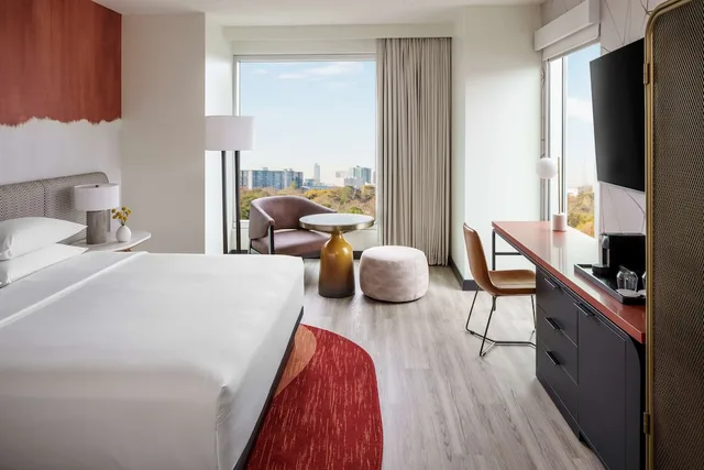 غرفة ركنية بسرير كينج في طابق مرتفع، Hyatt Centric Buckhead Atlanta 1/2