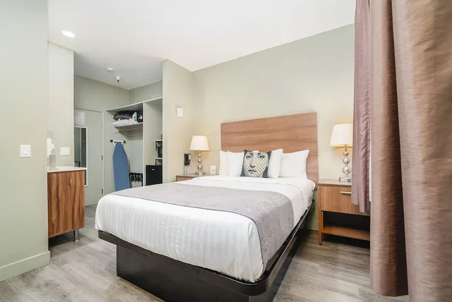 Superior, Murphy Bed, Queen Bed, Sofa، Urban Boutique Hotel 10/10