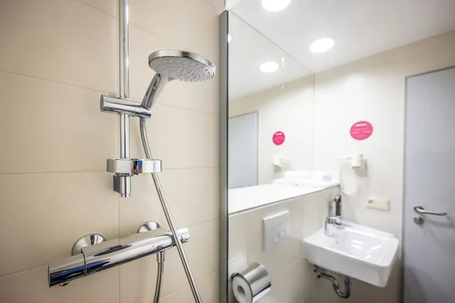 غرفة سوبيريور بسرير كوين، SERWAYS HOTEL BRUCHSAL WEST 7/7
