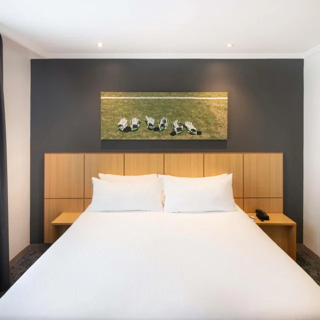 غرفة قياسية بسرير كينج وسرير كوين، Mercure Sydney Bankstown 6/10