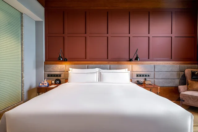 غرفة متصلة عائلية بسرير كينج بشرفة مع أريكة، Melia Shanghai Parkside 3/4