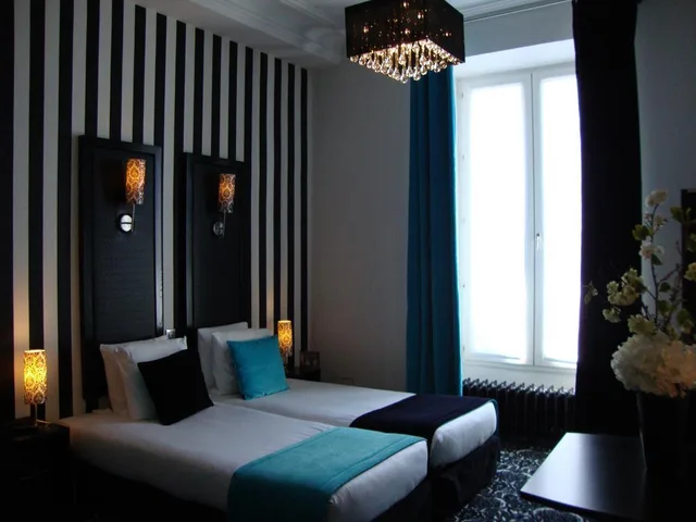غرفة بريفيليج ثلاثية بثلاثة أسرّة، Hotel Peyris Opera 3/3