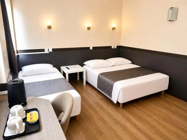 غرفة ثلاثية، Hotel des Bains 7/10
