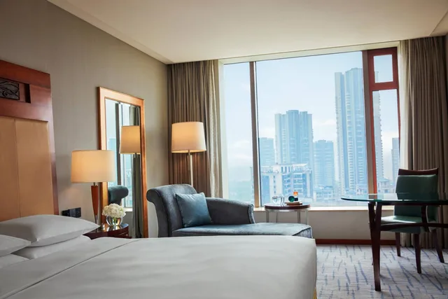 غرفة كلاسيكية بسرير كينج، Renaissance Wuhan 1/4