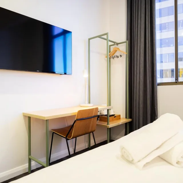 غرفة بسرير كينج، YHA Sydney Central 3/4