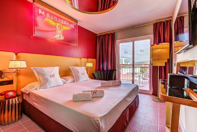 غرفة بسريرين منفصلين، Romeos Ibiza - Adults Only 1/10