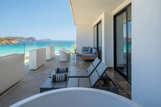 جناح بشرفة مفردة بسرير كينج بجاكوزي، Bless Hotel Ibiza 3/4