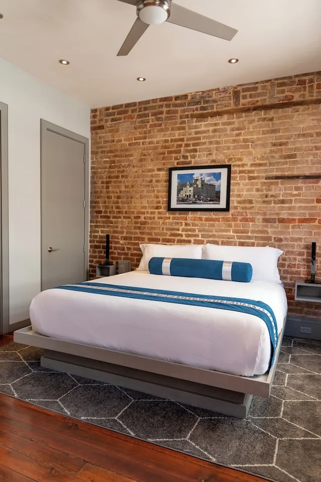 3 Bedrooms, Exclusive, Suite, 1 Queen and 2 King Beds, Pool Access، The Natchez Vacation Rentals 1/10