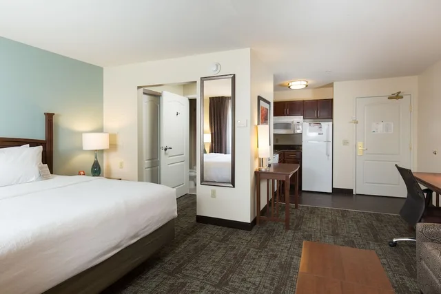 جناح استوديو بمطبخ، Staybridge Suites Toledo - Maumee 1/3