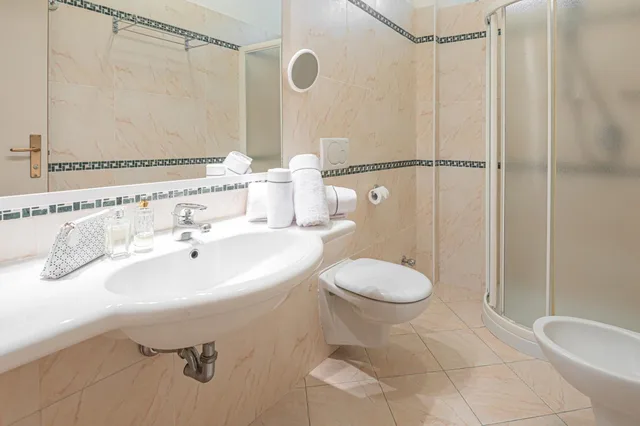 غرفة كلاسيكية ثلاثية، Hotel Adria 9/10