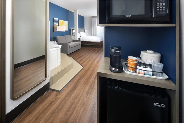 جناح بسرير كينج لذوي الإعاقة، Comfort Suites Outlet Center 3/3