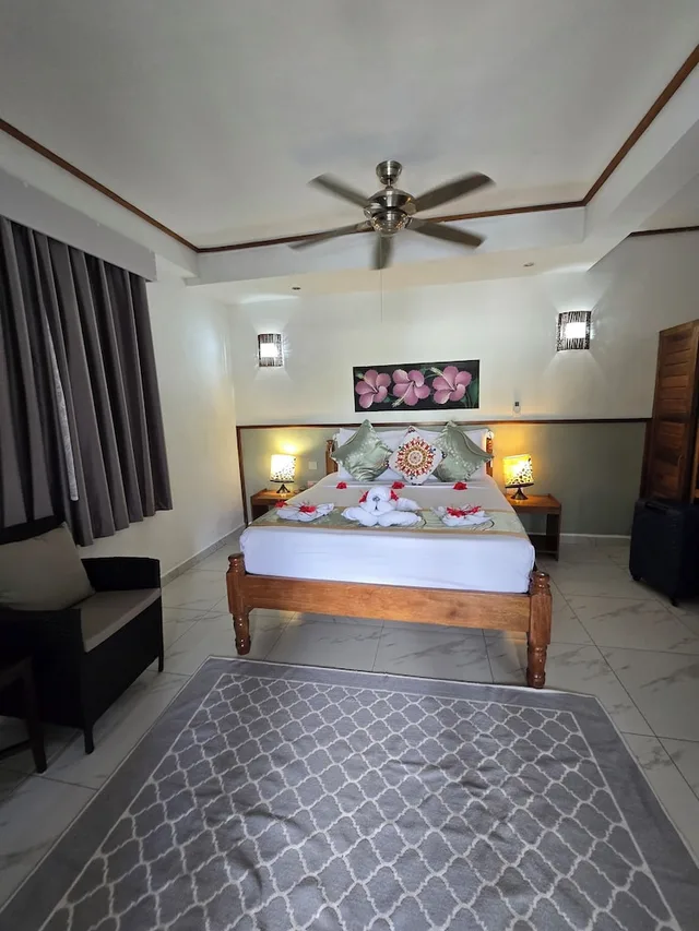 فيلا ديلوكس بسرير كوين بإطلالة على المسبح بغرفة نوم واحدة، Sea View Lodge 3/5