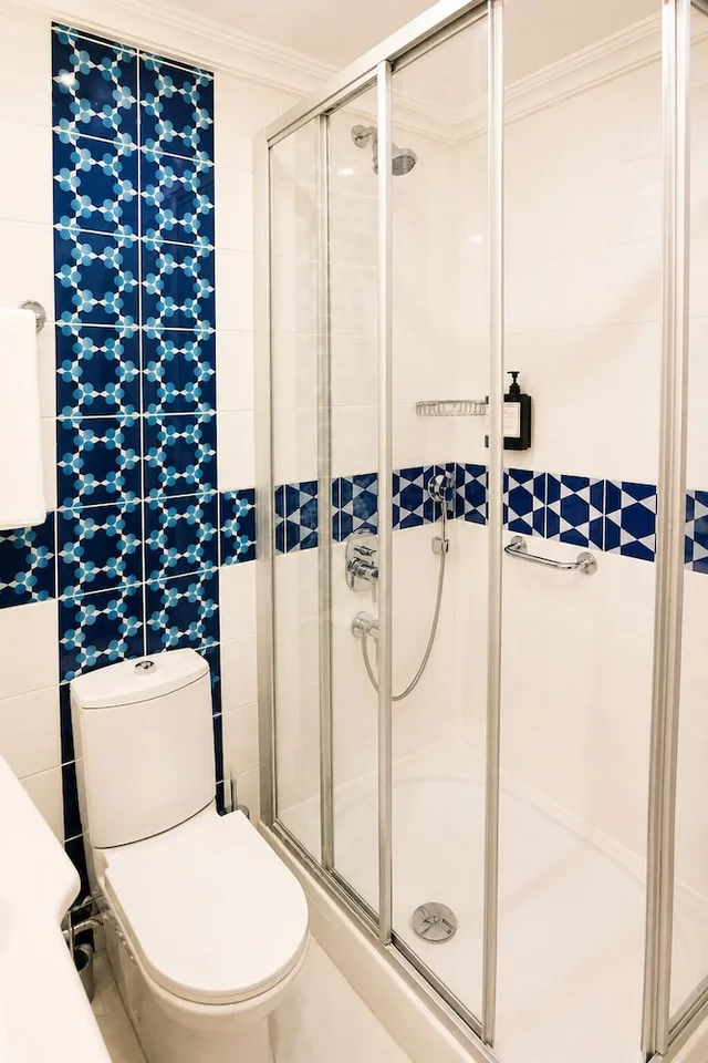 غرفة عائلية رباعية بسريرين كوين، Hotel Sari Konak 9/10