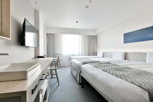غرفة كومفورت بسرير فردي وسريرين مزدوجين مع سرير إضافي، Vessel Hotel Fukuyama 1/1